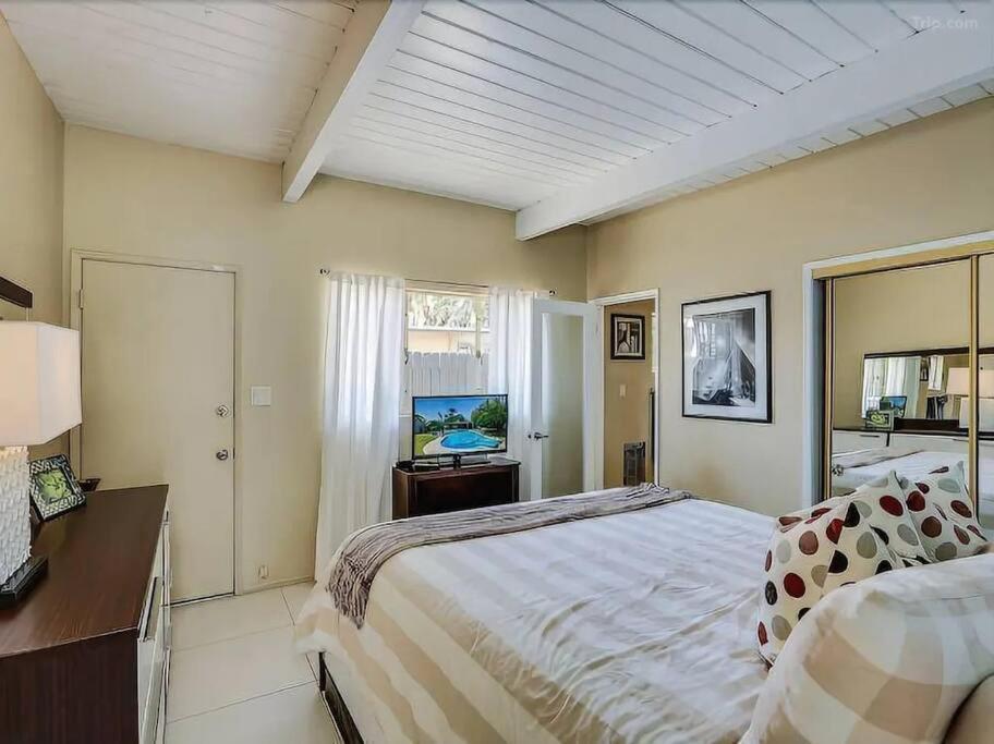 Serene 4 Bed 3 Bath Heated Pool Natural Backyard Heart Of Palm Springs Exteriör bild
