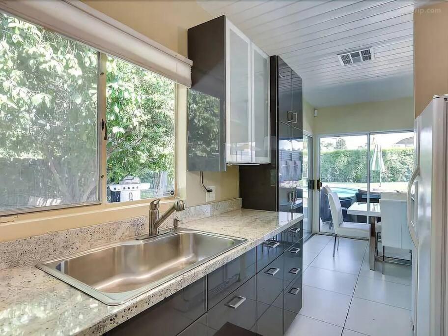 Serene 4 Bed 3 Bath Heated Pool Natural Backyard Heart Of Palm Springs Exteriör bild